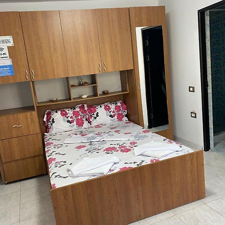 Raven Comstar Appartement Corbu  Buitenkant foto