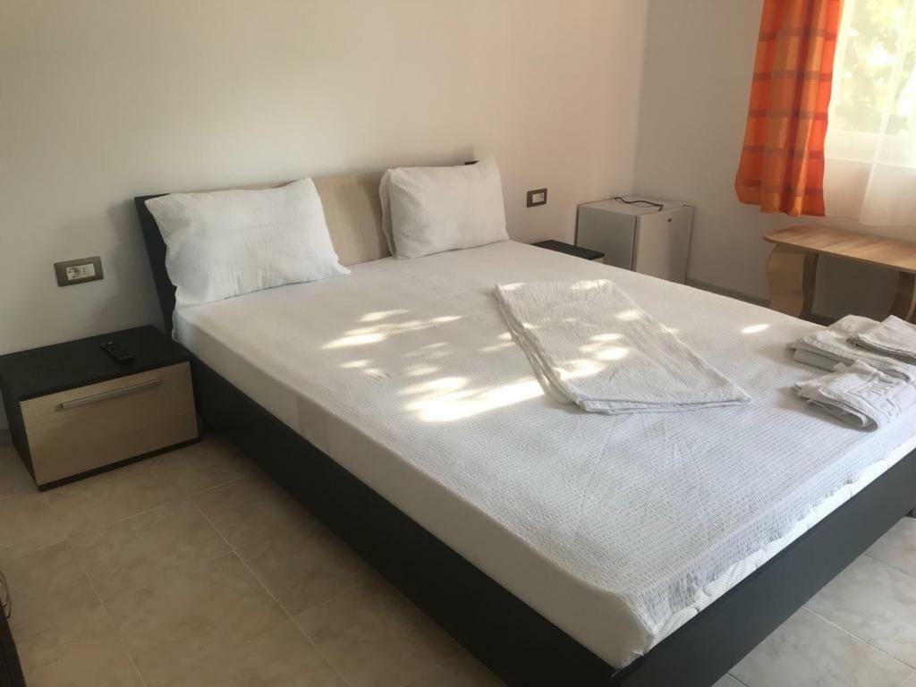 Raven Comstar Appartement Corbu  Buitenkant foto