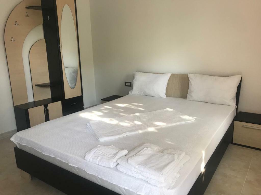 Raven Comstar Appartement Corbu  Buitenkant foto