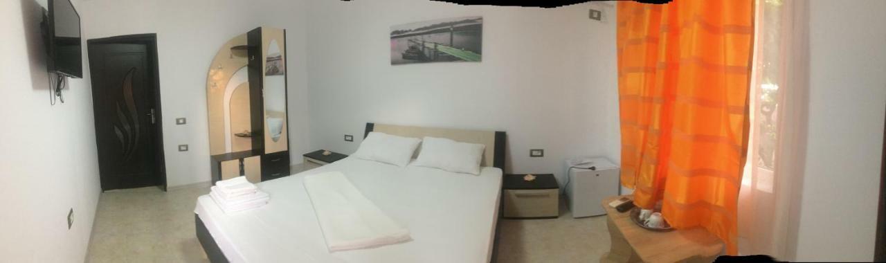 Raven Comstar Appartement Corbu  Buitenkant foto